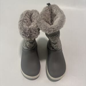 Crocs Crocband Winter Puff Boots Women's Kids Size 6 Gray Faux Fur Fleece Lined